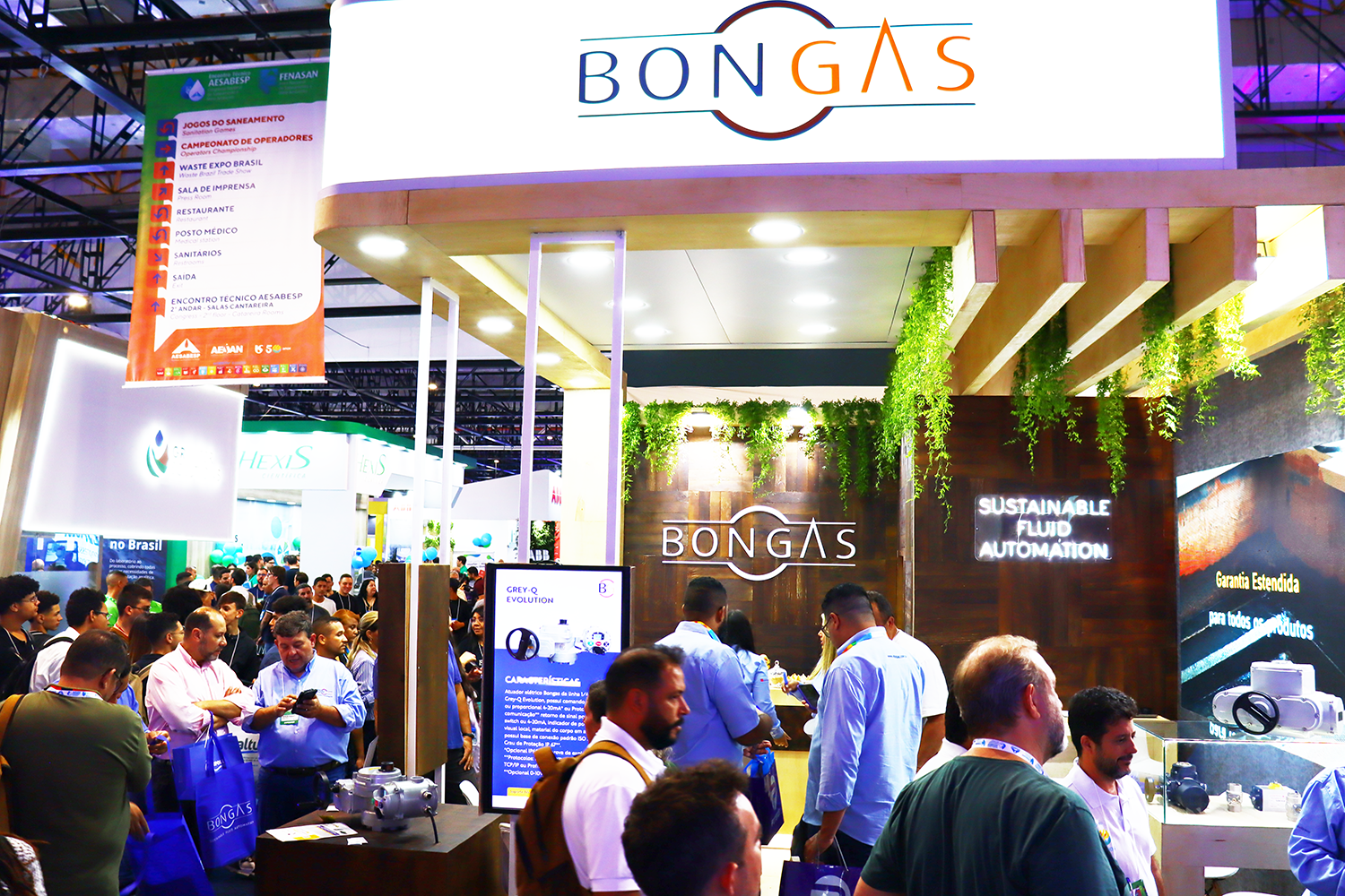 prêmio AESabesp atendimento a clientes: equipe Bongas na Fenasan 2024